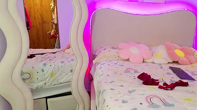 innocentlady_ stripchat live cam model