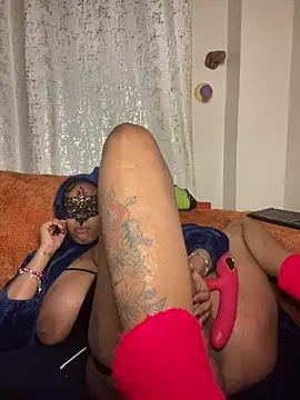 Mamii_water stripchat live cam model