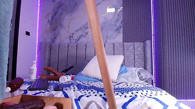 rubihops stripchat live cam model