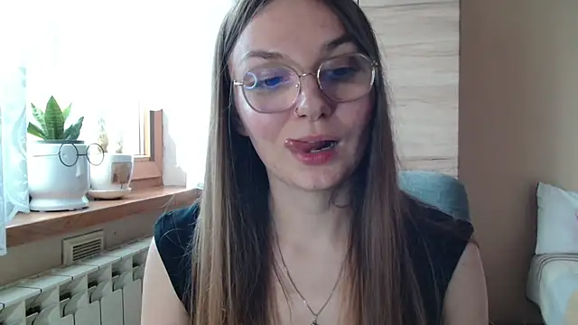 LooveELLYx stripchat live cam model