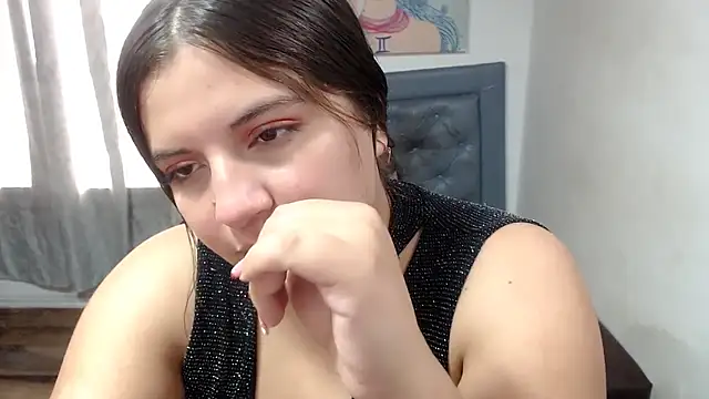 sarah_aguilar stripchat live cam model