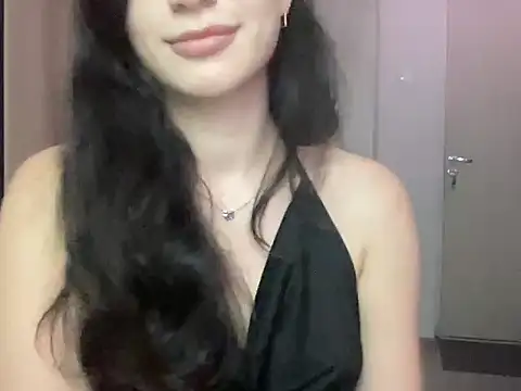 Toviraa stripchat live cam model