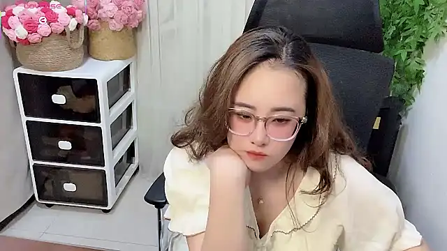 NEWONETO stripchat live cam model