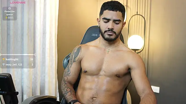 Reik_Vonn stripchat live cam model
