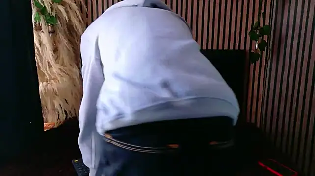 heyy_noah11 stripchat live cam model