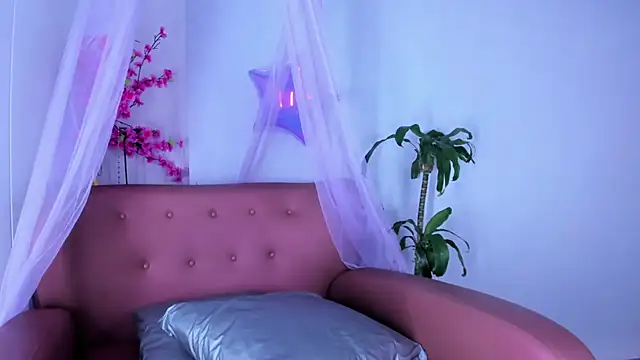 Luna__02 stripchat live cam model