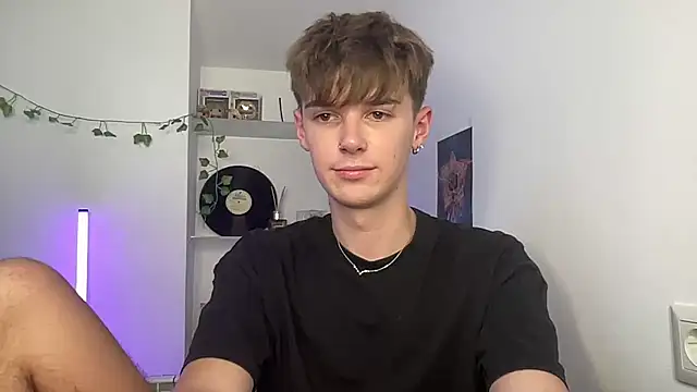 YourMilkyGuy stripchat live cam model