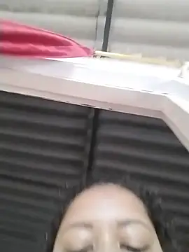 Ninibella stripchat live cam model