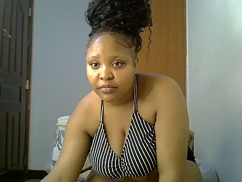 Sweetbrowna stripchat live cam model