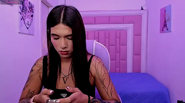 CryBabyVelvet stripchat live cam model