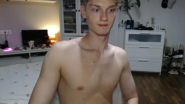 Daniel_yamm stripchat live cam model