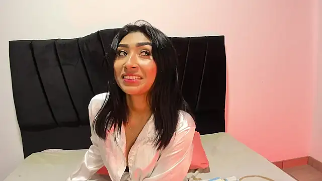 _mia_hot03 stripchat live cam model