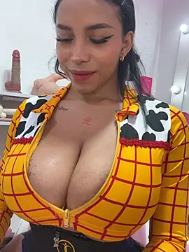 Madeleinesummerrr stripchat live cam model