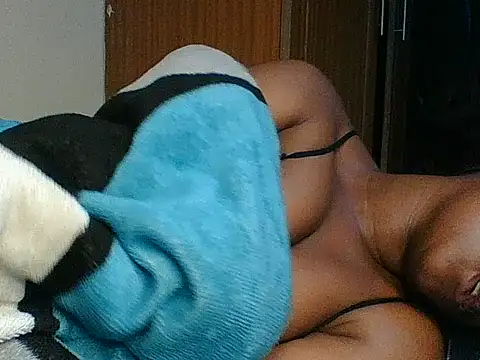 Hunnybloom stripchat live cam model