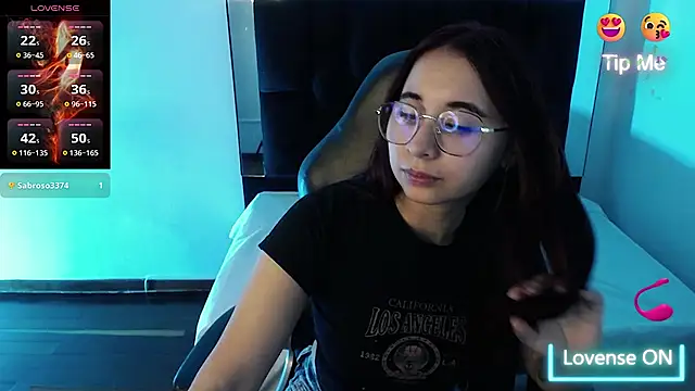 Lyrarose__ stripchat live cam model