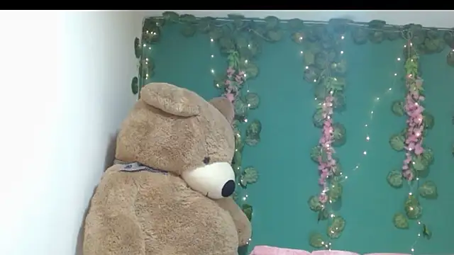 tiana16092026 stripchat live cam model