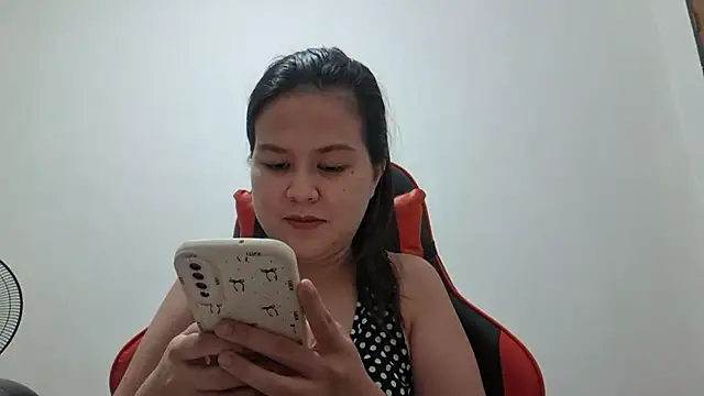 MacyKotow stripchat live cam model