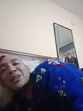 Cain180k stripchat live cam model