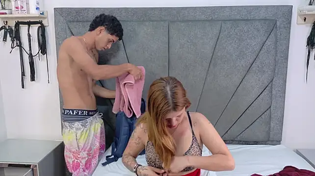 TwoHearts_OS stripchat live cam model
