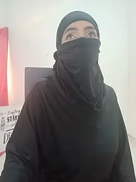 aisha-faraah stripchat live cam model