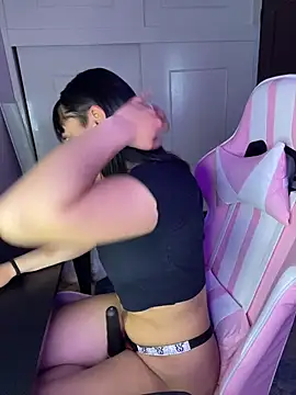 LuxeBabe stripchat live cam model