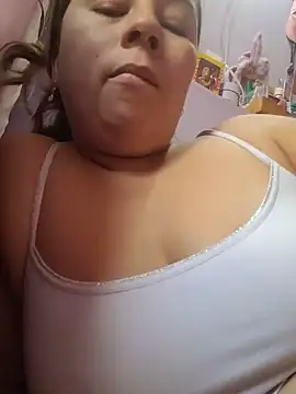 selena_gomez2 stripchat live cam model