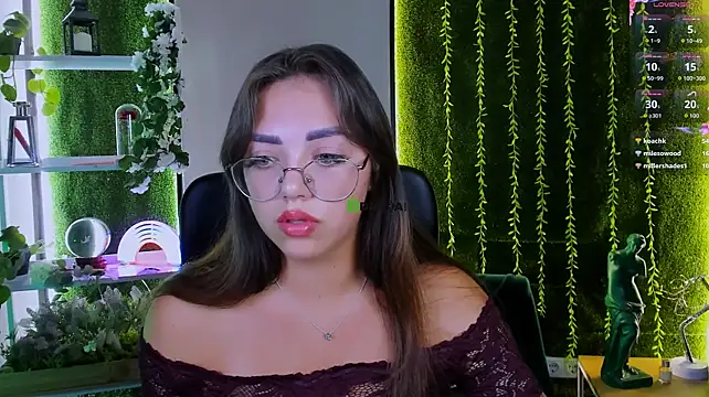 kiki_swan stripchat live cam model