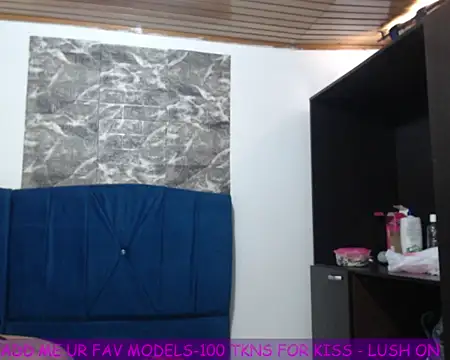 ISAMOONX stripchat live cam model