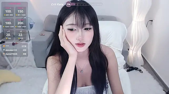 Lucya-a stripchat live cam model