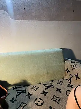 zxczxc12121 stripchat live cam model