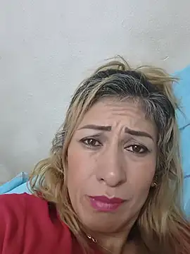 cielo-rojo stripchat live cam model