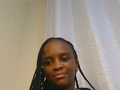 Cocoaauara stripchat live cam model