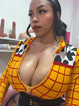 Madeleinesummerrr stripchat live cam model
