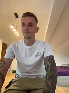 Huge_cock22cm stripchat live cam model