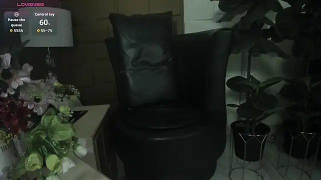 NaomyRivera stripchat live cam model