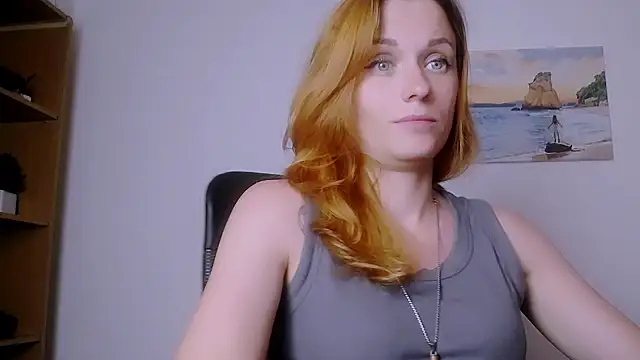 PeppyMia stripchat live cam model
