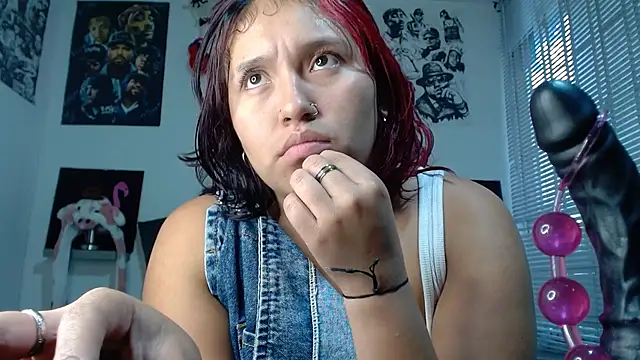sandyfuckass stripchat live cam model