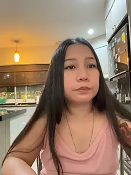 LINDA_HD stripchat live cam model