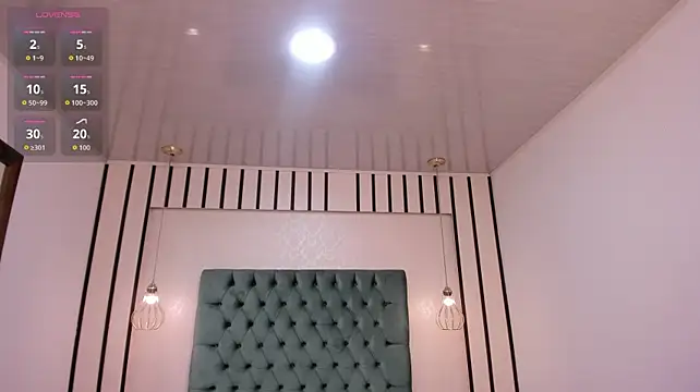 MadissonLow stripchat live cam model