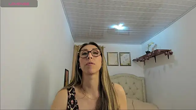 scarletfs stripchat live cam model