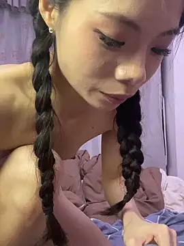 Louli-TT stripchat live cam model