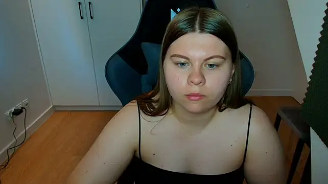 AbbyLuxee stripchat live cam model