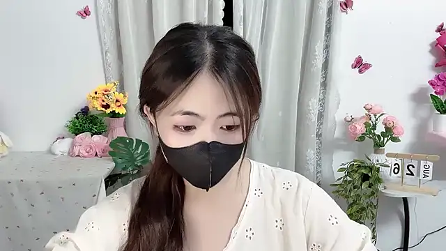 MIJ-Uwuu stripchat live cam model