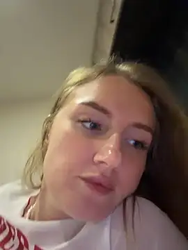 olliebells stripchat live cam model