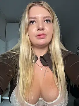OdriOlsens stripchat live cam model