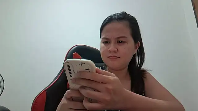 MacyKotow stripchat live cam model