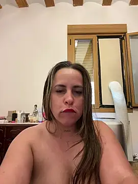 laarti stripchat live cam model