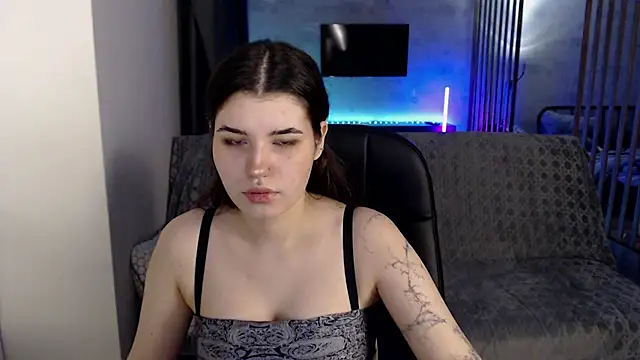 AnoraDarkk stripchat live cam model