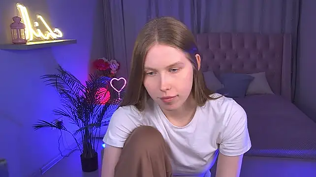 MelissaLowson stripchat live cam model