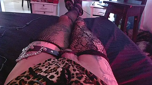 PervertedMissCloe stripchat live cam model